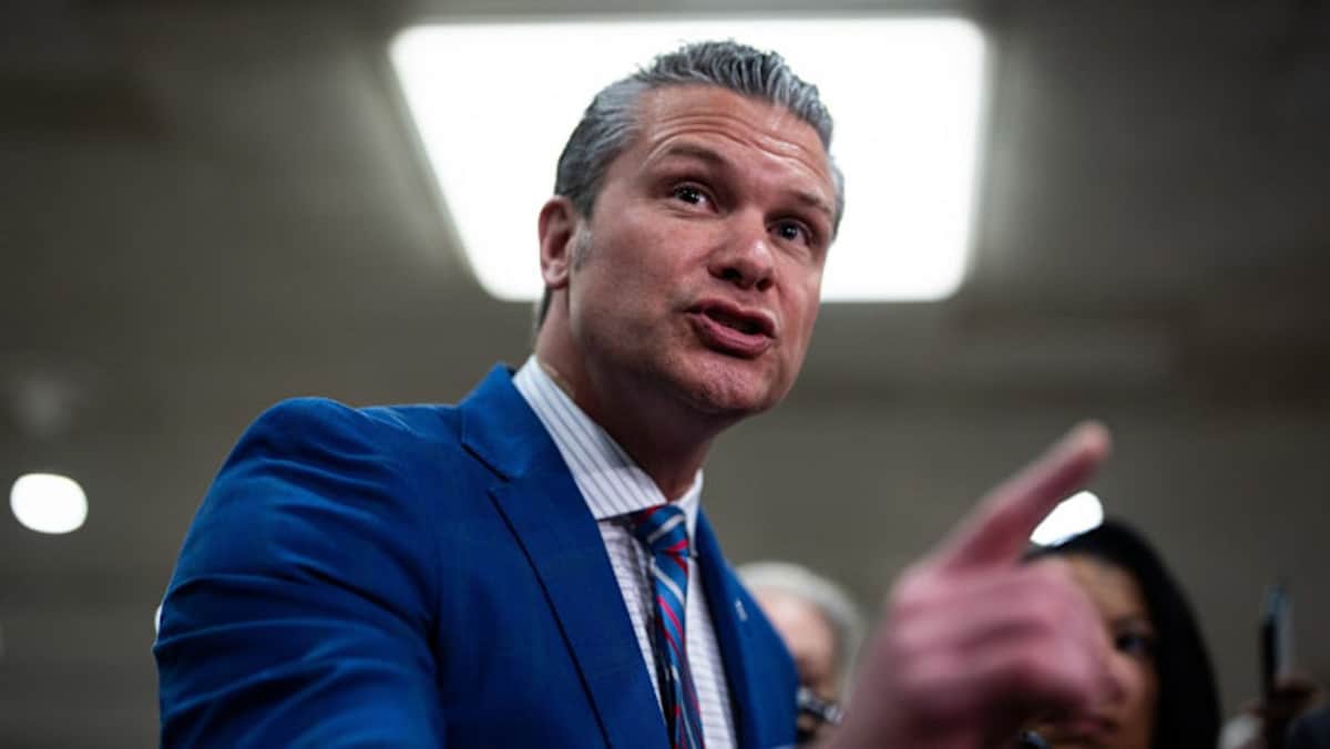 Periodistas despedidos de publicación militar Stars and Stripes demandan a Hegseth y al portavoz del Pentágono