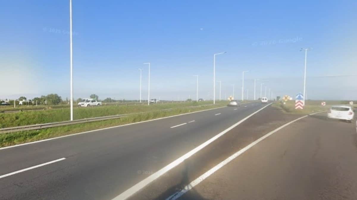 Un camión atropelló y mató a un peatón que quiso cruzar la autopista Rosario-Córdoba