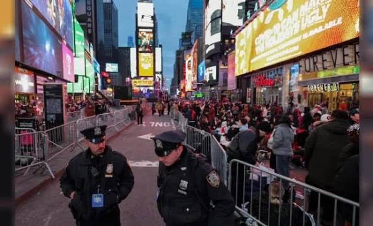 Nueva York: una mujer apuñaló a dos personas cerca de Times Square y fue abatida por la Policía
