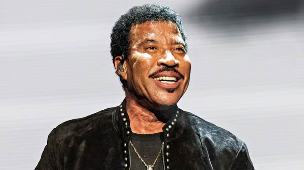 Lionel Richie está internado en terapia intensiva: evoluciona favorablemente