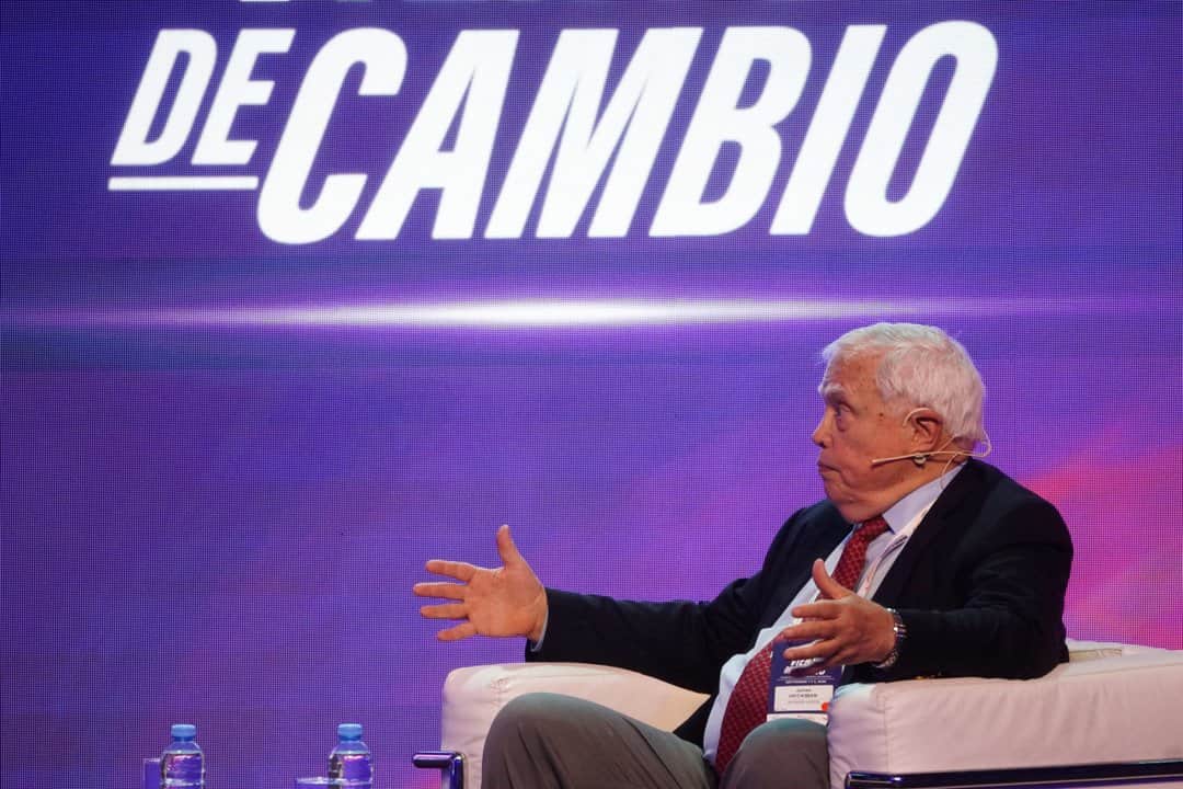 El guiño de un Nobel de Economía a Milei: “El experimento para desregular los mercados y la actividad económica es muy importante”