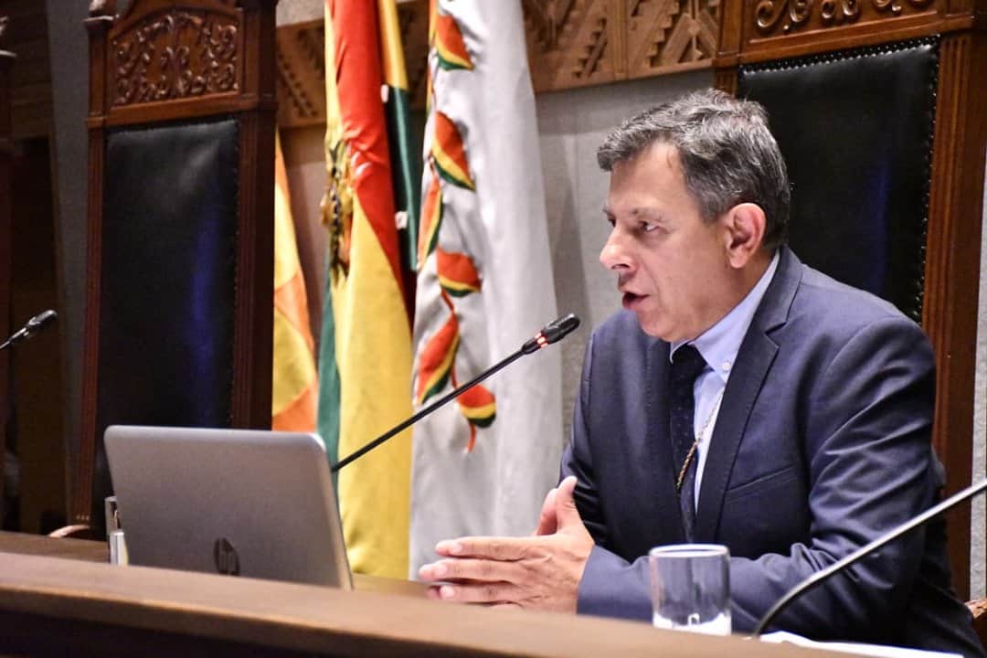 Bolivia: bancadas parlamentarias alcanzan acuerdo para acelerar reforma de la Constitución
