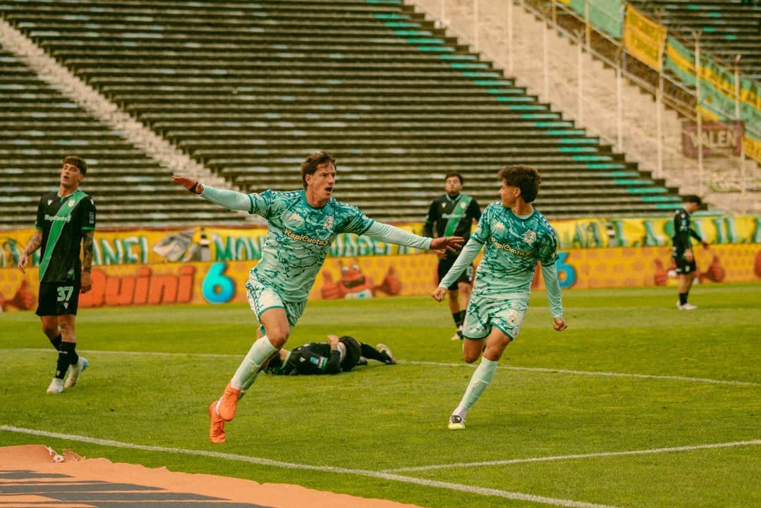 Aldosivi cortó una racha pésima, superó a Banfield y se ilusiona con la permanencia