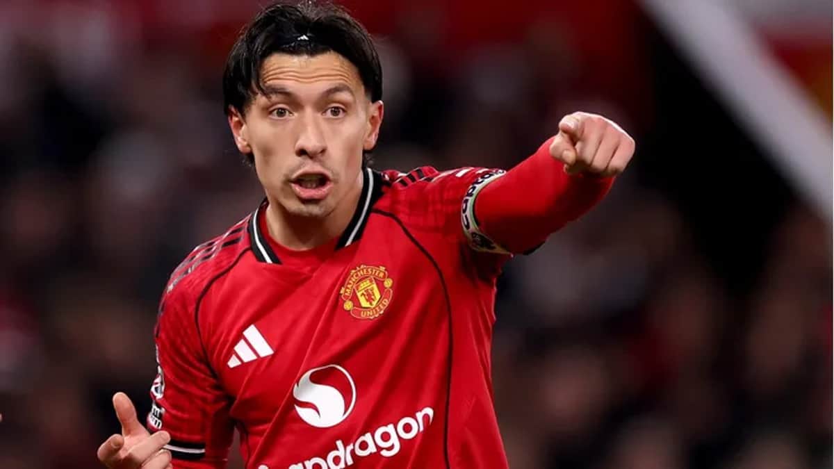 Con Lisandro Martínez como titular, el Manchester United igualó en su visita al Everton