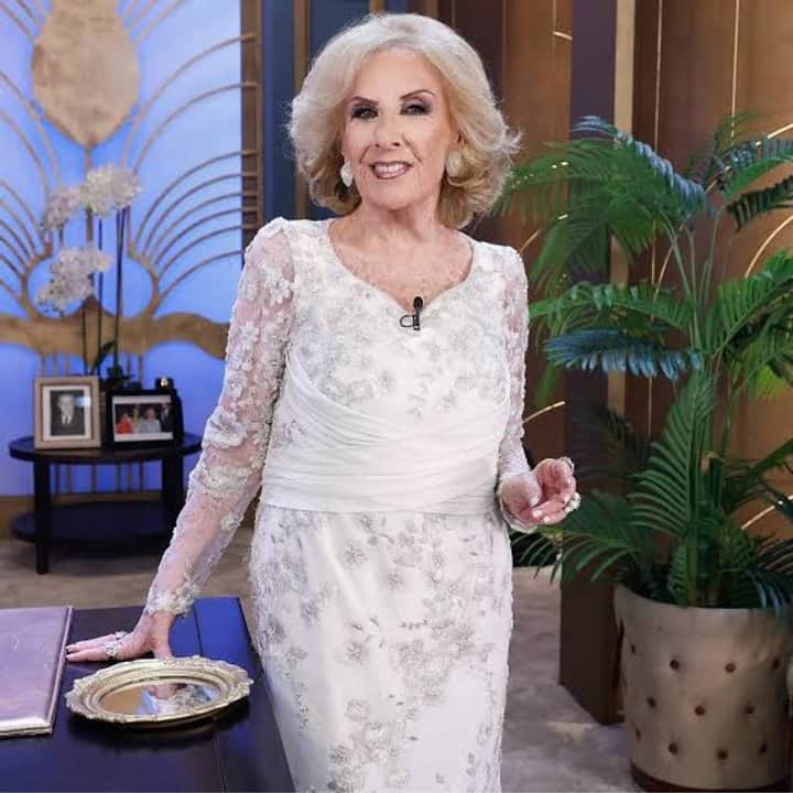 Mirtha Legrand fue internada por un cuadro de bronquitis