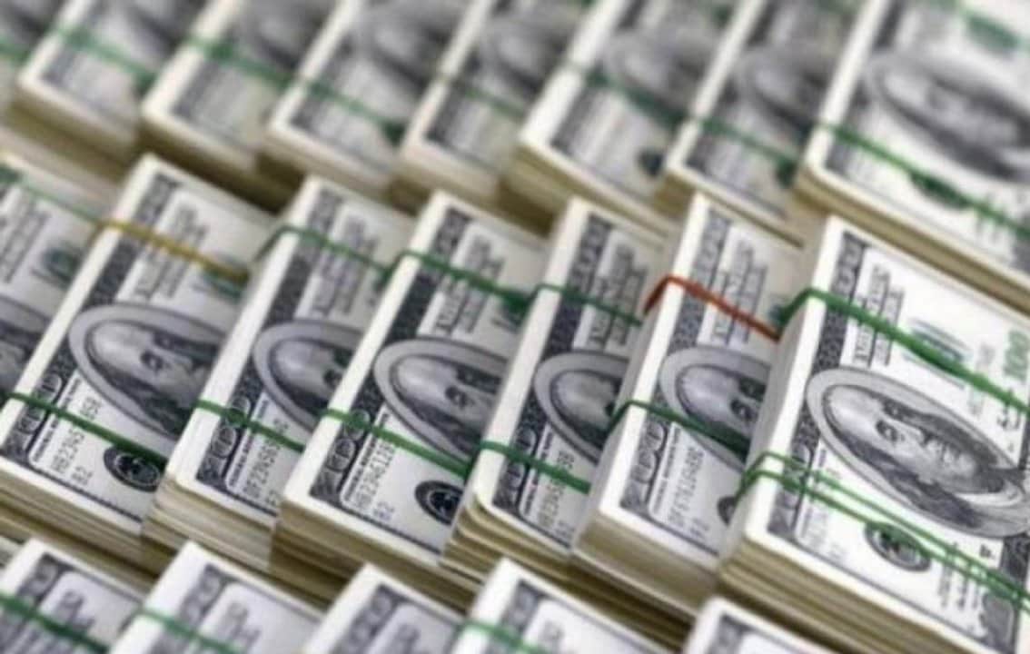 El dólar mayorista operó con leve baja
