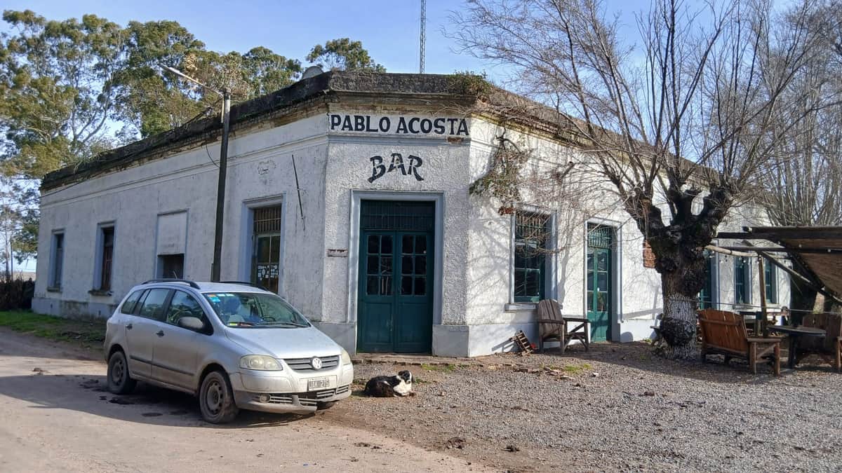 “Yo acá aprendí a escuchar hasta el mismo silencio”: Viviana Coluccio y su familia revivieron el Viejo Almacén de Pablo Acosta, en Azul, donde son felices ofreciendo comidas regionales y mostrando el bellísimo corredor de Boca de las Sierras