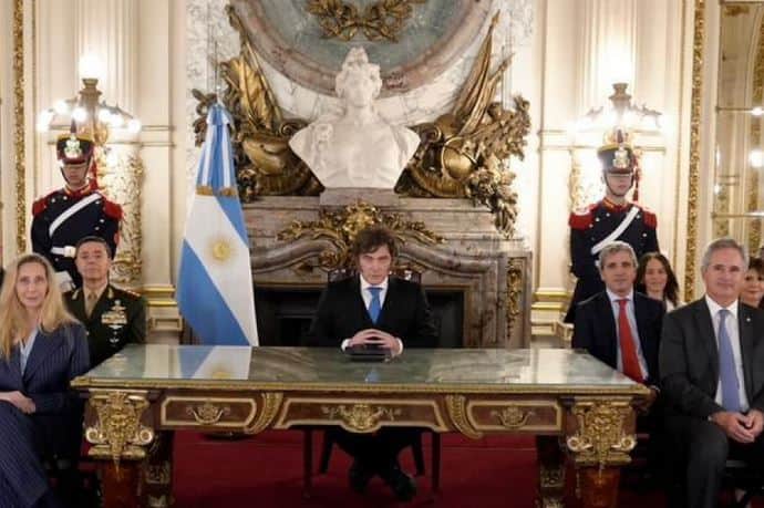 Las Malvinas son argentinas (y las retenciones también): la doble vara de Milei para defender la soberanía nacional
