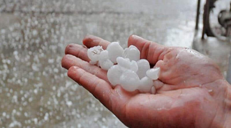 Granizó hasta tres veces en el día en Río Tercero: lo que llovió