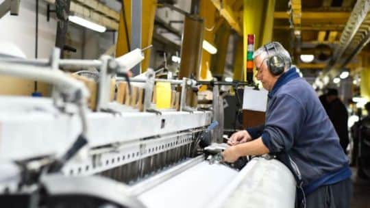 Industria y construcción profundizaron la caída en julio: qué explica el freno de dos sectores clave