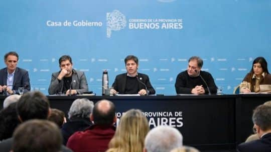 Kicillof criticó las privatizaciones de empresas públicas que impulsa Milei