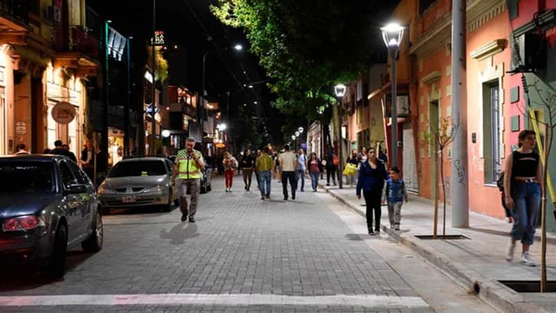 Habrá cortes nocturnos en calle Belgrano: qué colectivos cambian su recorrido