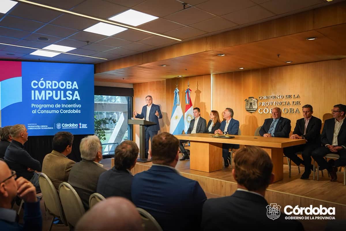 Llaryora anunció 6 cuotas sin interés para impulsar el consumo y créditos para fortalecer el comercio