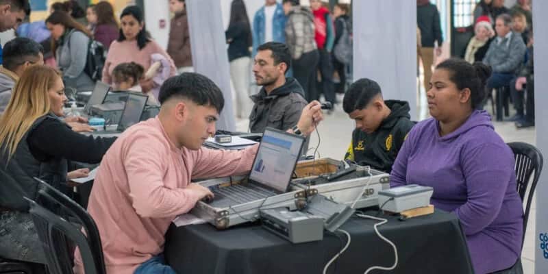 «La Muni Con Vos»: trámites de DNI, actas y asesoramiento gratuito en dos barrios