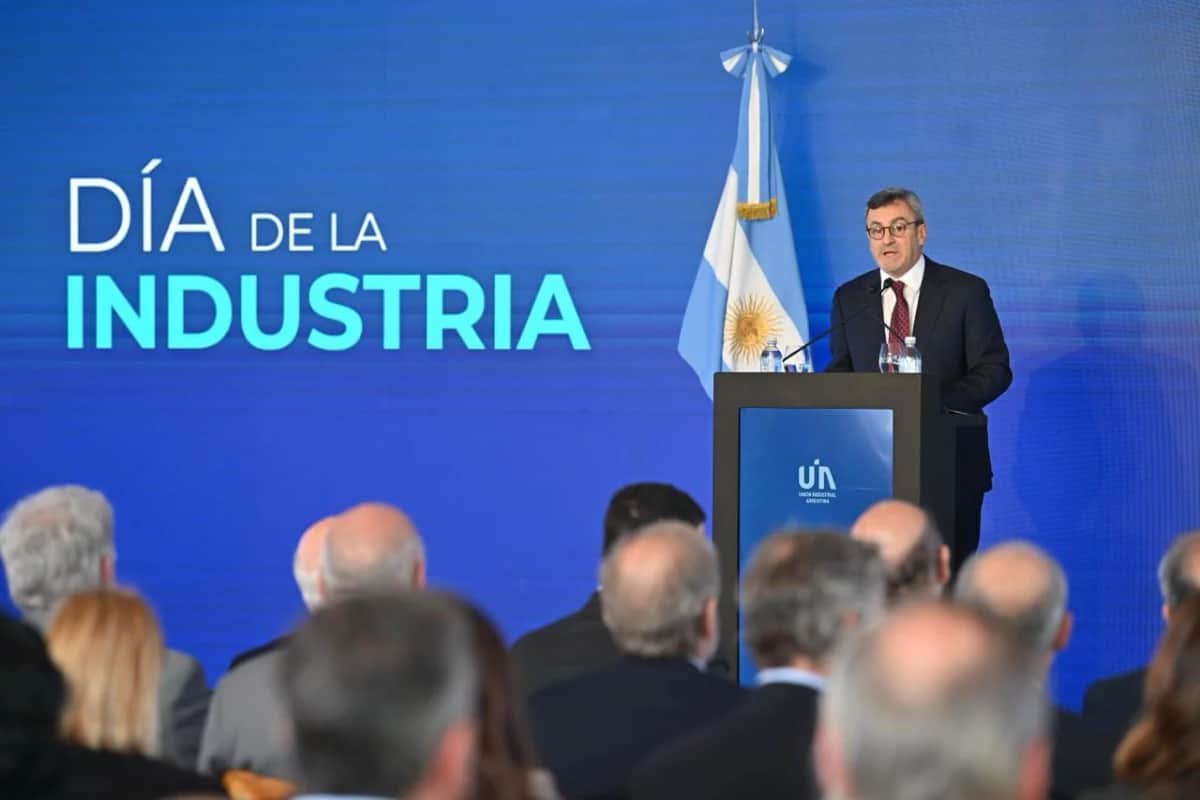 Fuertes cruces de la UIA con el Gobierno en el Día de la Industria