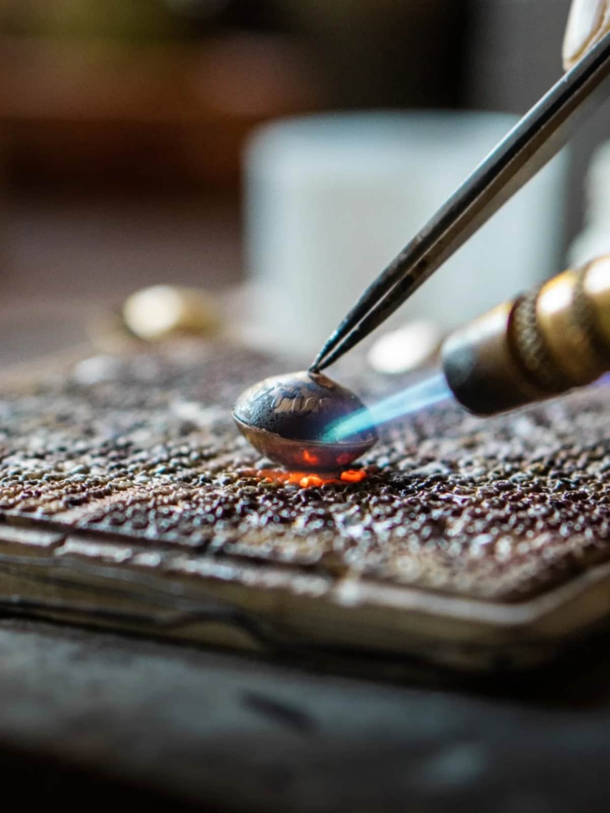 Diseñar joyas para guardar palabras, entre los talleres que suma Fundación Pro Arte
