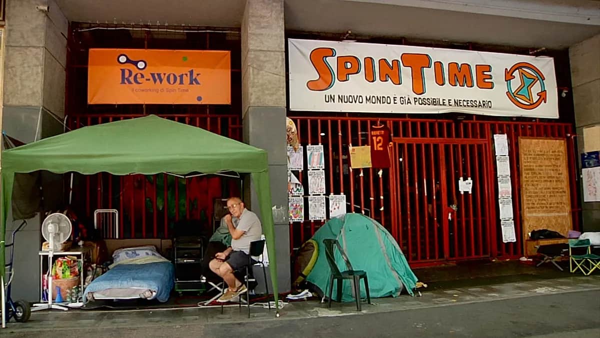 400 personas llevan más de 20 días en la calle tras el desalojo del emblemático Spin Time en Roma