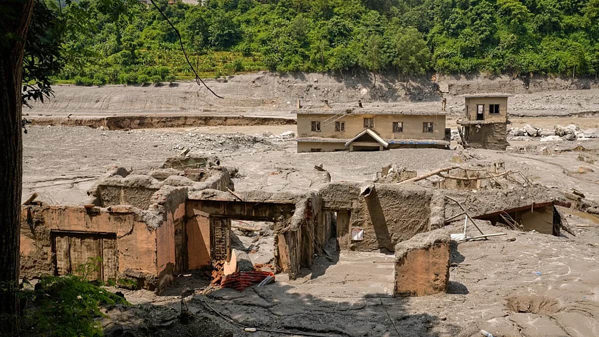 Centenares de extranjeros figuran entre los desaparecidos tras las mortales inundaciones en Nepal