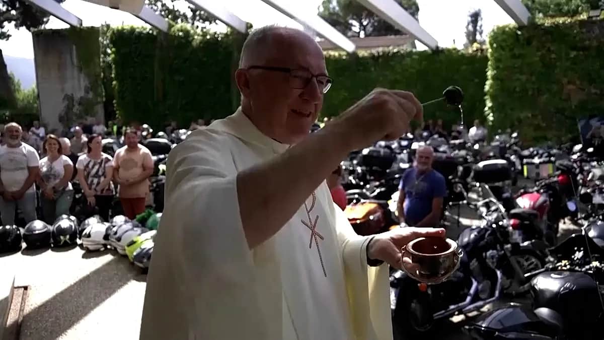 200 motoristas se reúnen en Castel Gandolfo para bendición de motos