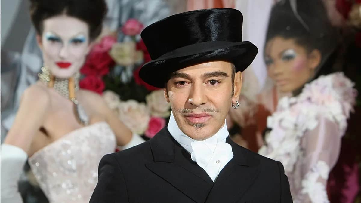 John Galliano cancela retrospectiva del Met Gala tras polémica por racismo