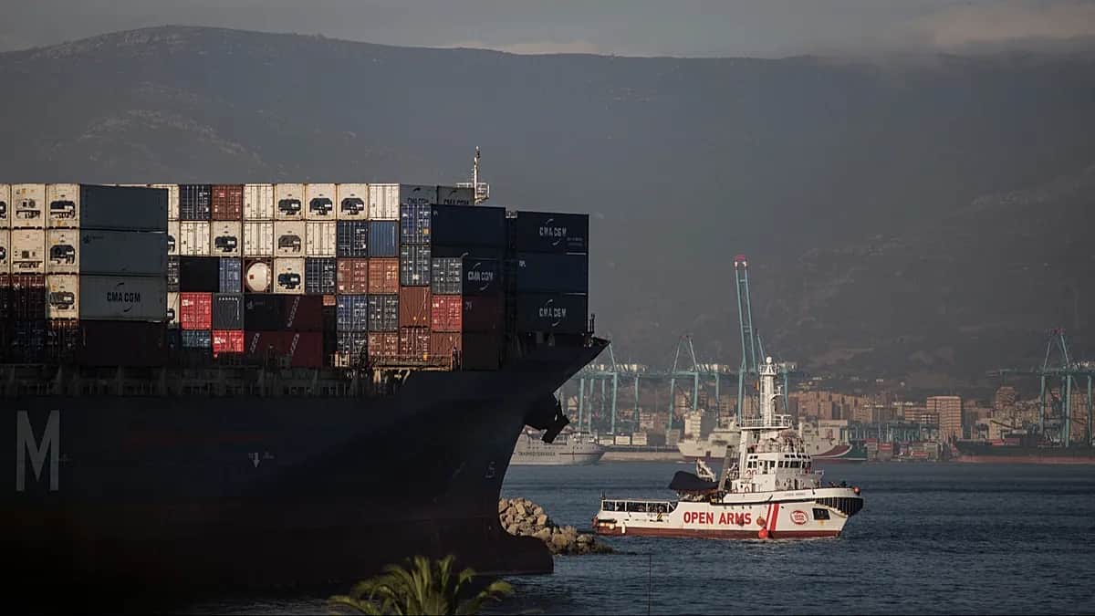 Mueren 2 mujeres al caer un coche al mar en el puerto de Algeciras