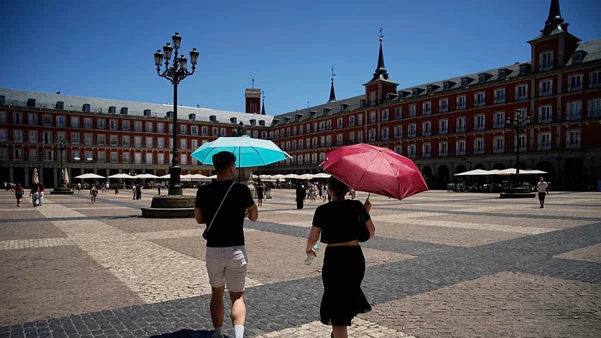 España iguala el récord de calor de septiembre con 45,7ºC mientras la ola extrema persiste