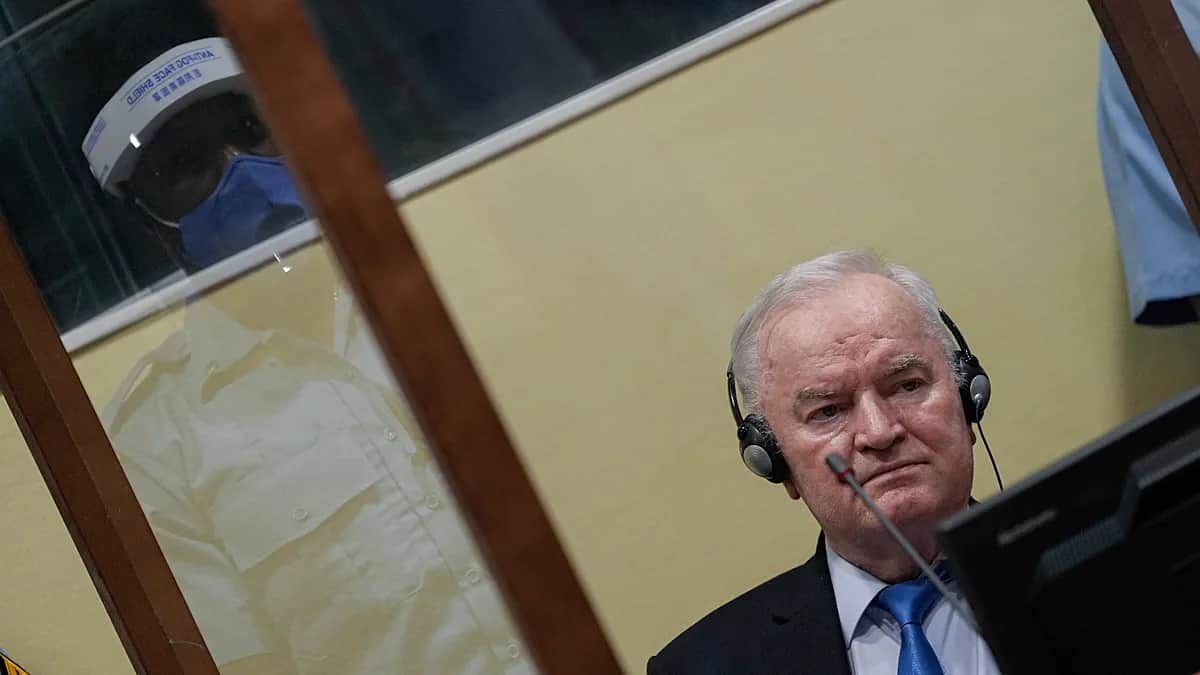 Belgrado conmemora a Mladić, criminal de guerra serbobosnio, sin honores oficiales
