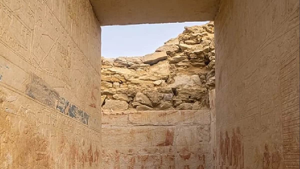 Arqueólogos españoles descubren en Egipto una tumba de hace 4.400 años que aún conserva sus colores originales