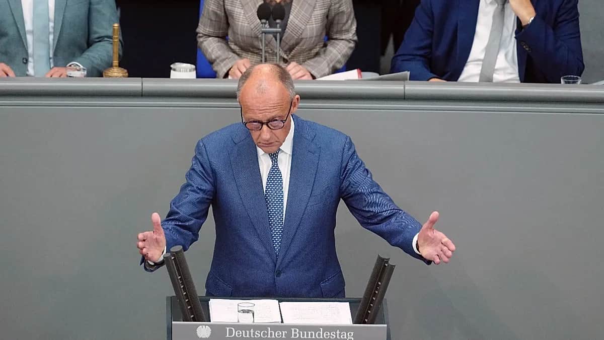 Merz acusa a la AfD de anhelar una "limpieza étnica" y Weidel celebra el fin de "la coalición negro-roja"