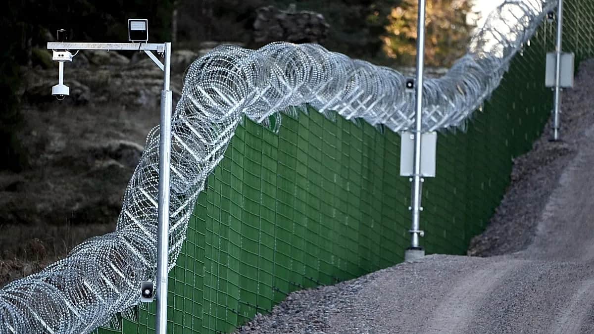 Finlandia termina la construcción de una valla de 200 km en la frontera con Rusia