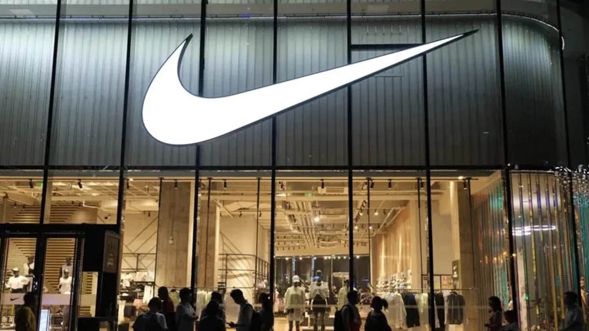 Nike sale del S&P 100 tras caer a mínimos de 12 años y cuatro tecnológicas ocuparán su lugar