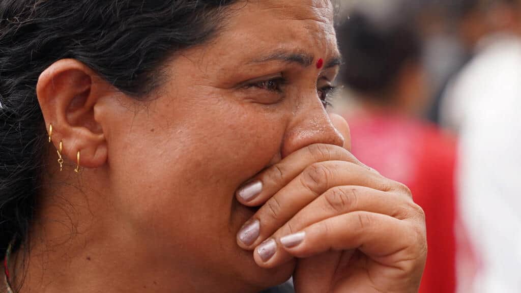 "Hoy es el último día": la búsqueda de cientos de desaparecidos en Nepal entra en fase crítica