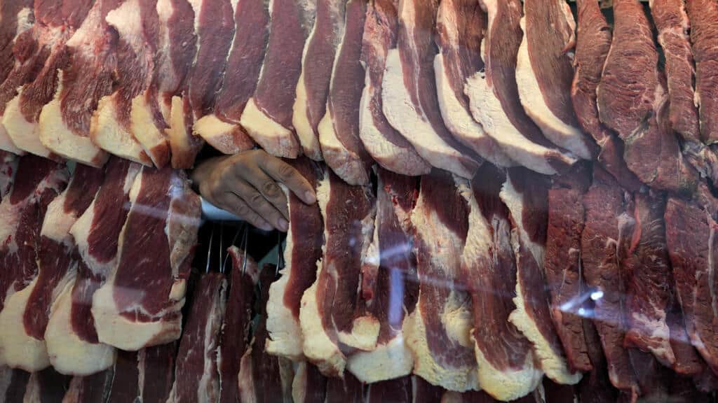 La Unión Europea suspende las importaciones de carne de Brasil por razones sanitarias