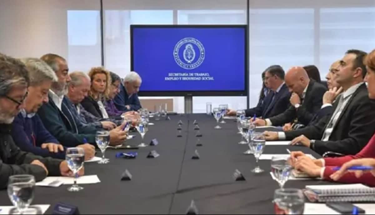 Fracasó la mesa del salario mínimo y el gobierno fijará la nueva base