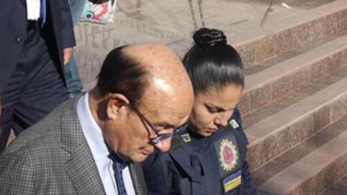"Error del sistema”: el carnet de conducir que obtuvo Oscar González en La Calera