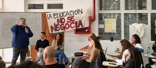 Paro universitario: reclamaron recomposición salarial y cumplimiento de la ley