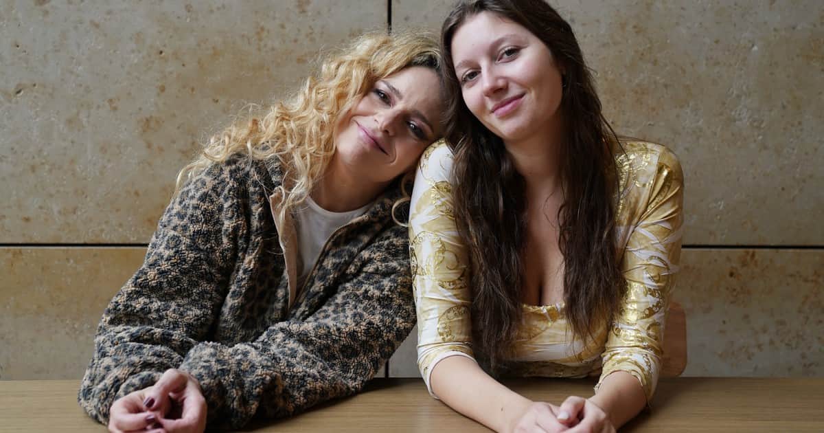 Romina Ricci y Margarita Páez: madre e hija se meten con Shakespeare en plan musical y dicen que nada hubiera cambiado si la nena hubiese querido ser contadora