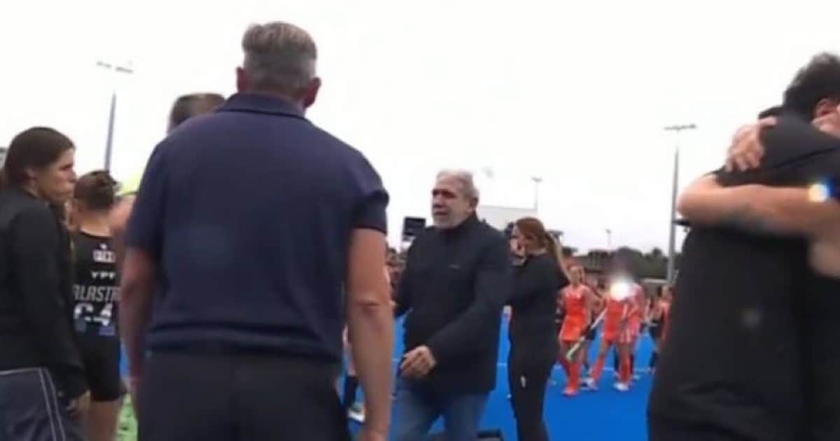 ¿Por qué Aníbal Fernández festejó el título del mundo con Las Leonas?
