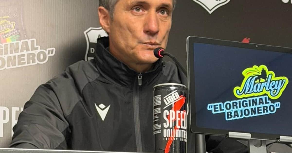 Guillermo en llamas tras el gol anulado ante Riestra: "Voy a hablar yo, me chupa todo un huevo"