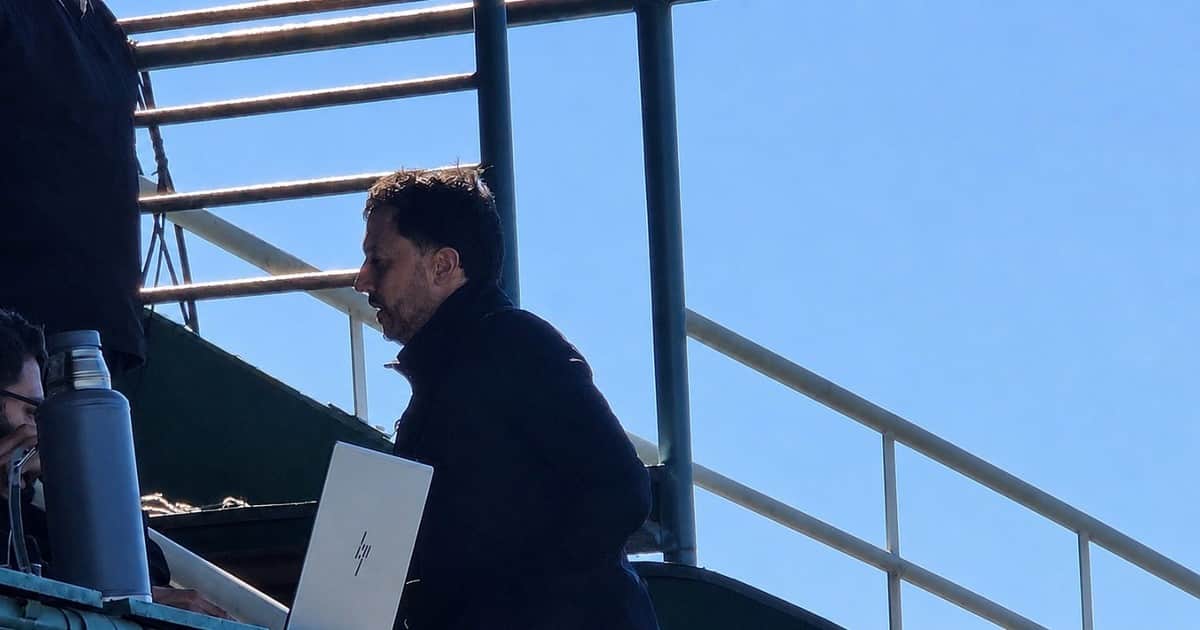 Con Longoria, Di Carlo, Enzo y compañía, la delegación de River que fue a Banfield