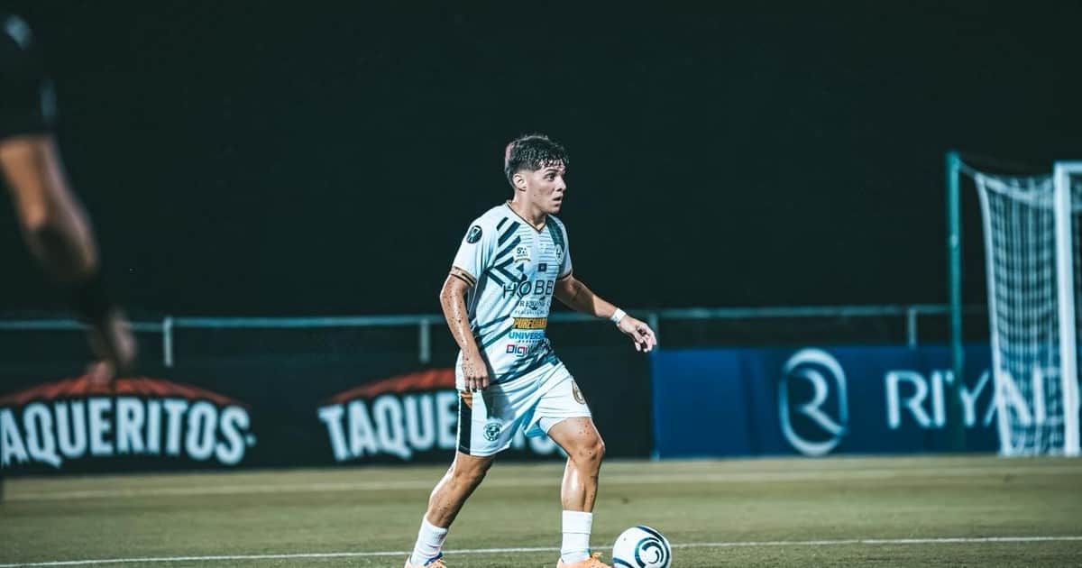 Hizo Inferiores en Independiente, la rompe en una liga desconocida de Centroamérica y podría jugar contra Messi