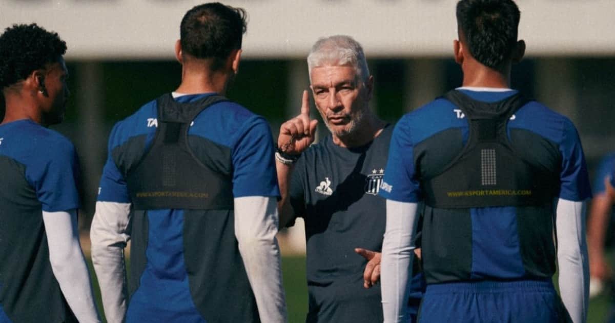 De Felippe, luego de su primera práctica: "Talleres va a jugar el fútbol que puede"