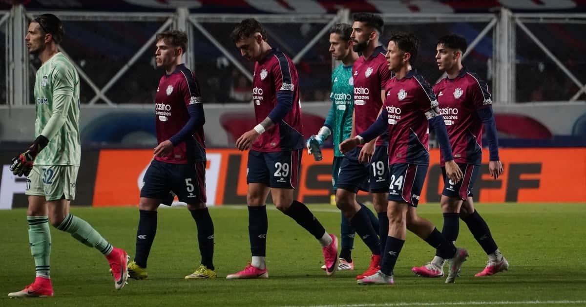 El espeso clima que se vivió en el Gasómetro: cánticos contra los jugadores de San Lorenzo y silbidos en la salida del equipo