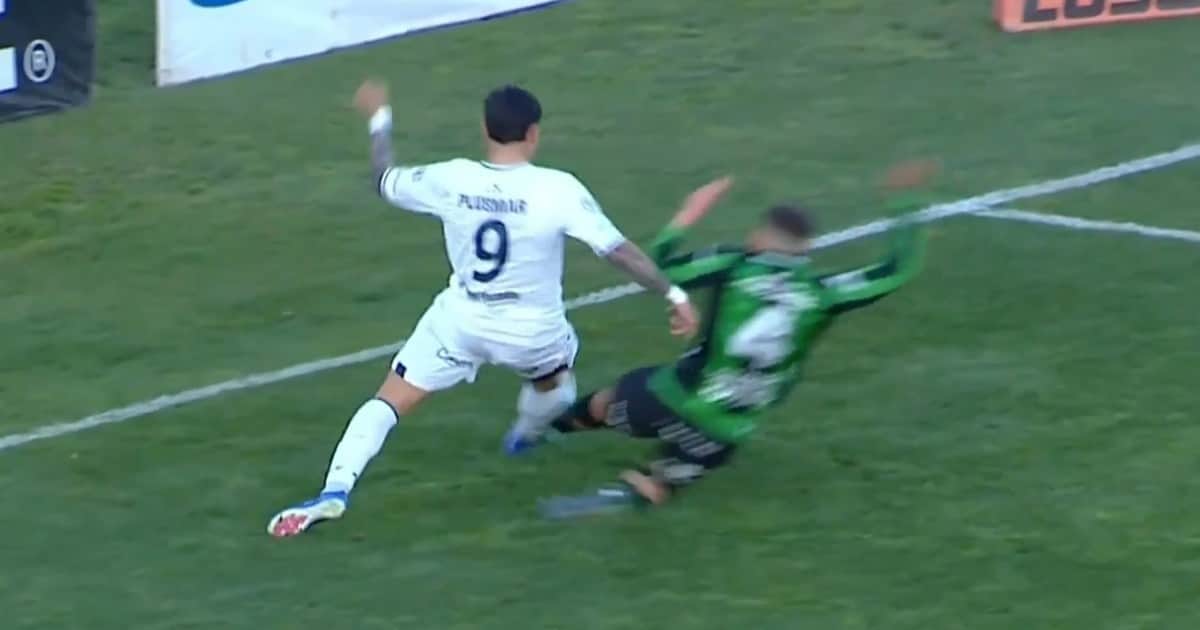Las dos polémicas que perjudicaron a Quilmes contra Chicago