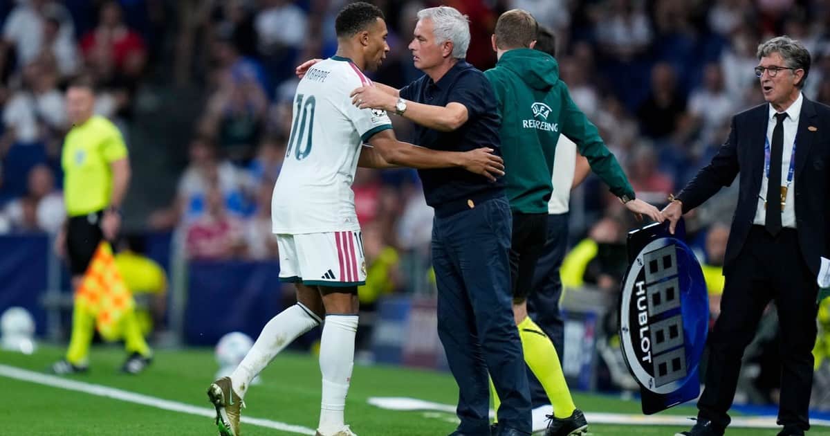 Mourinho y una particular defensa a Mbappé tras el triunfo del Real Madrid: "Le he dado un beso..."
